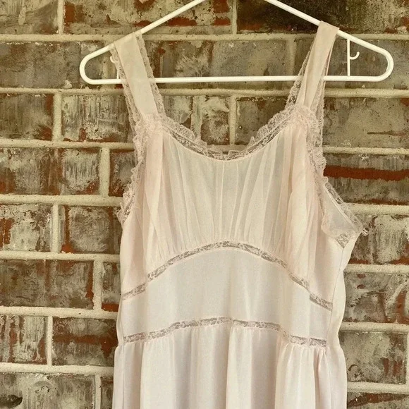 Seumprufe Vintage Cream Nylon Lace Nightgown - Picture 2 of 5